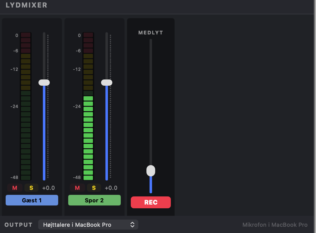 Lydmixer med logaritmiske dB-metre, fadere, mute/solo og medlyt